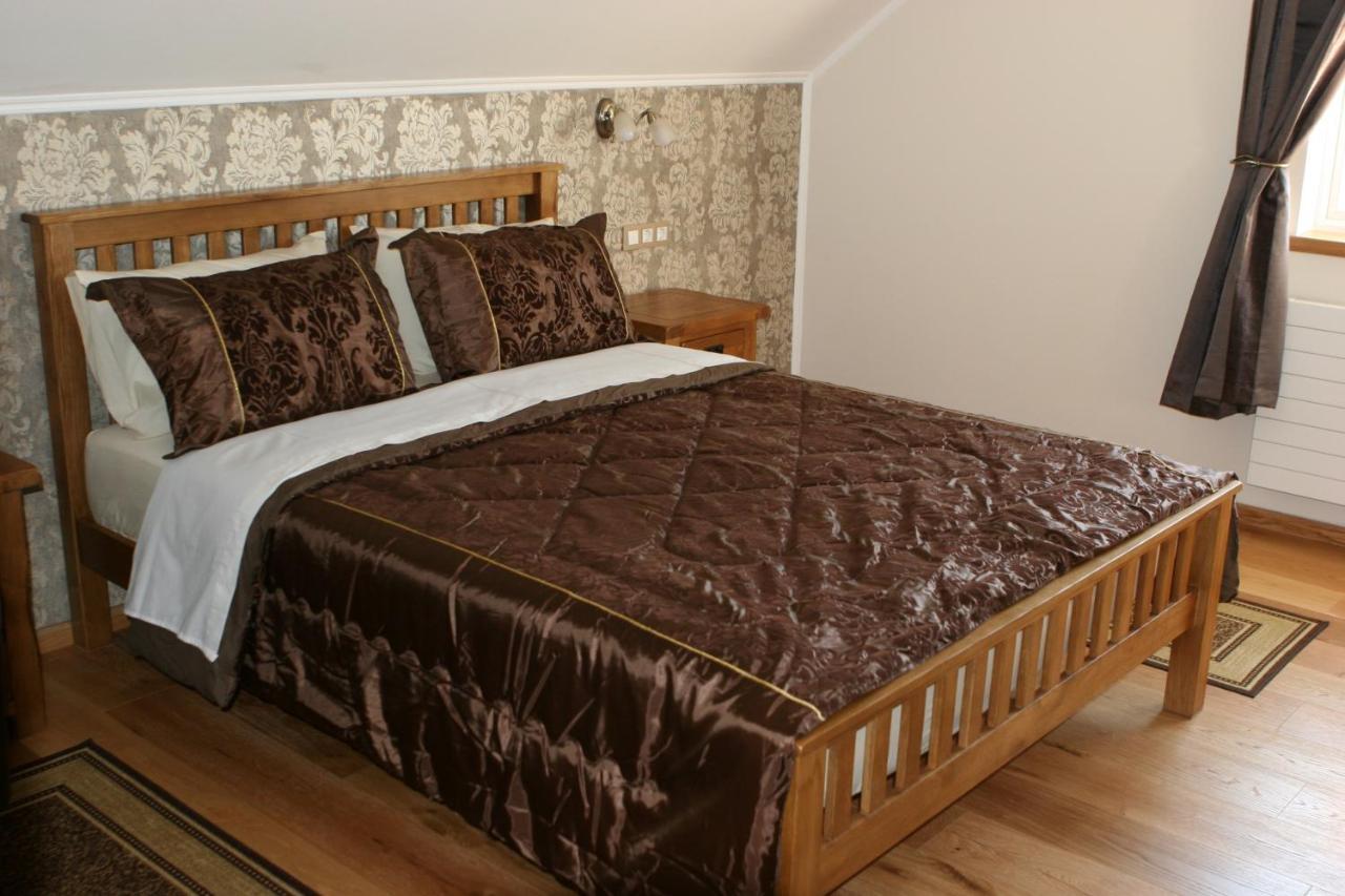 Millenium House 1 Bed and Breakfast Jezerce Exteriör bild