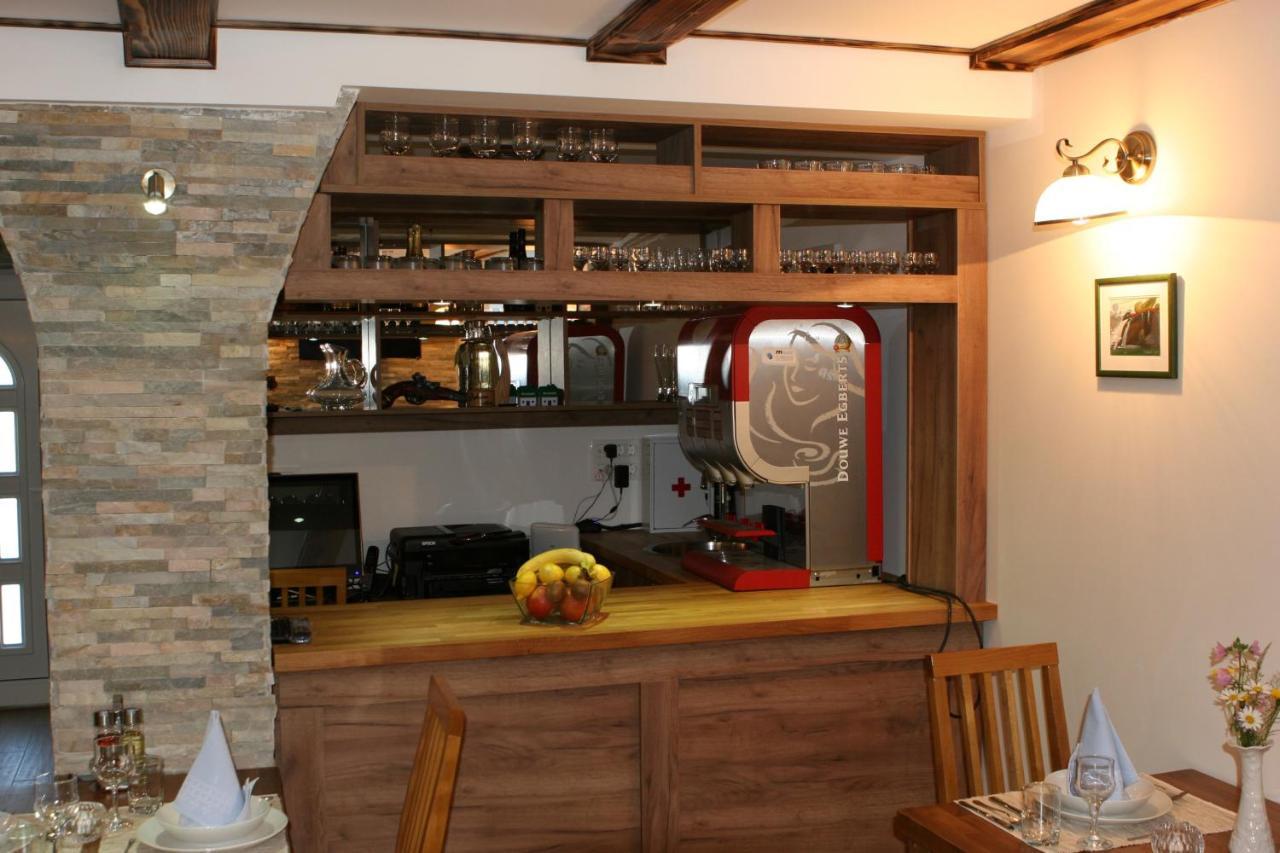 Millenium House 1 Bed and Breakfast Jezerce Exteriör bild