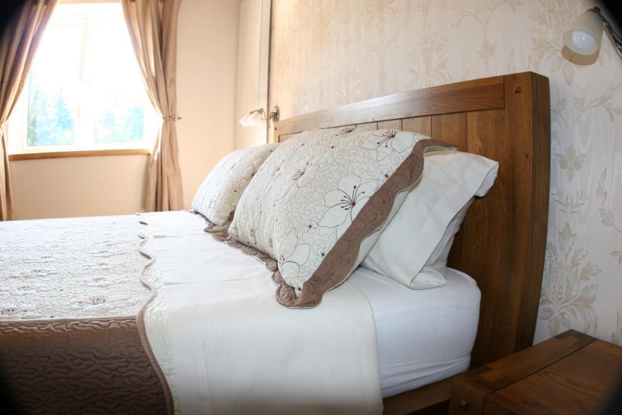 Millenium House 1 Bed and Breakfast Jezerce Exteriör bild